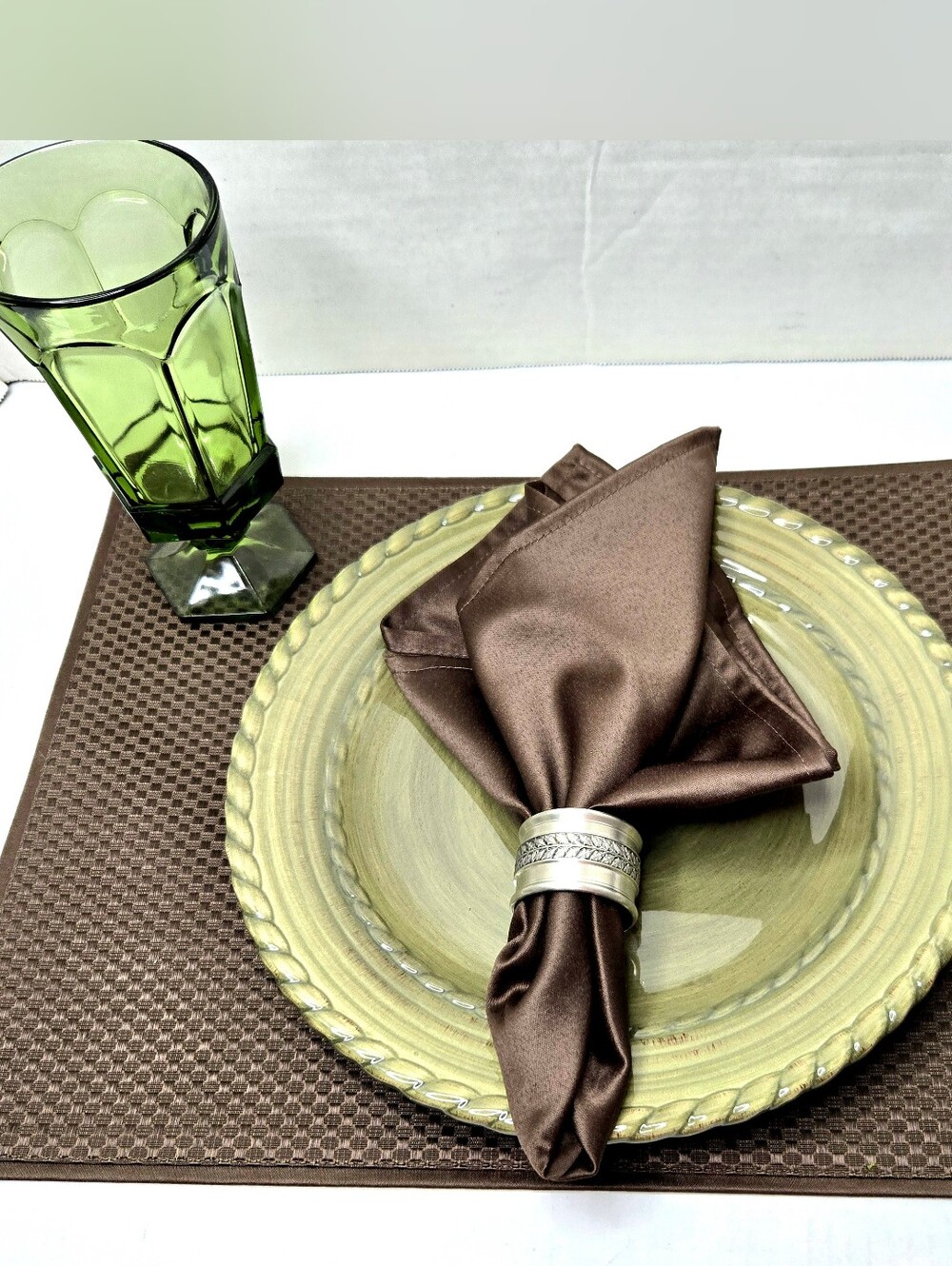 Brown Placemats and Napkins. Set of 4